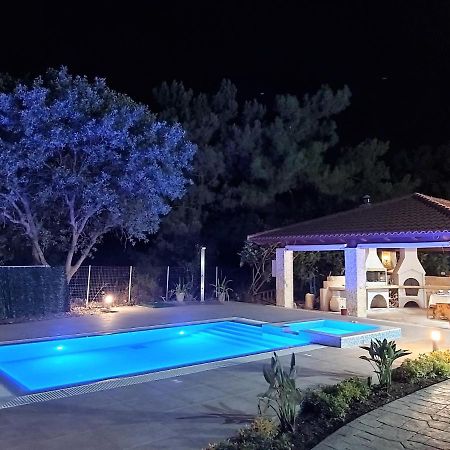 Fiore Di Rodi - Private Pool, Jacuzzi And Barbecue เอียลิซอส ภายนอก รูปภาพ
